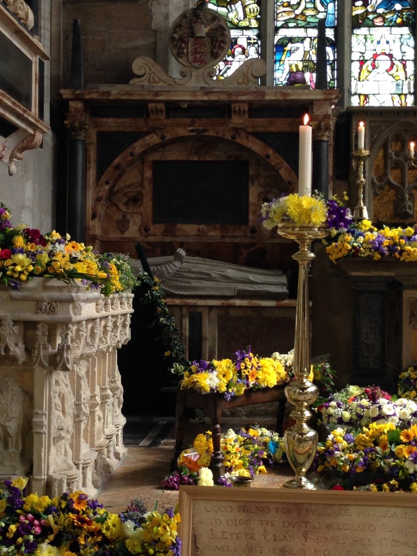 Shakespeare tomb.JPG